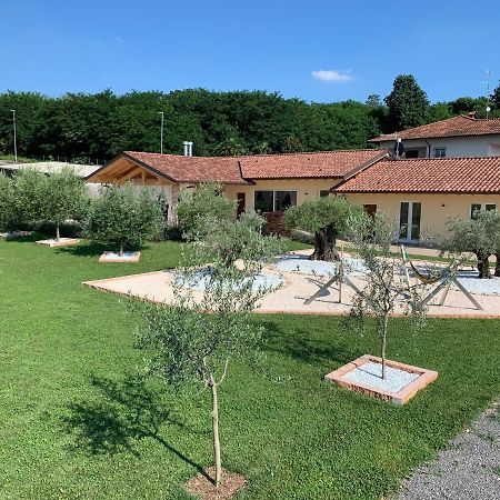 B&B Alciliegio Casnate Con Bernate Eksteriør billede