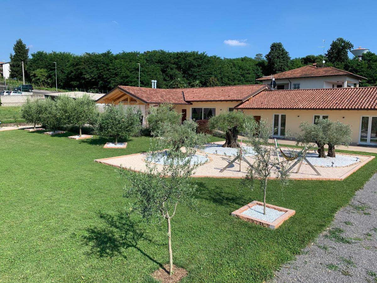 B&B Alciliegio Casnate Con Bernate Eksteriør billede