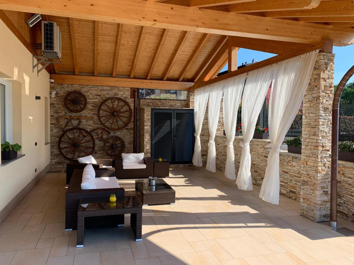 B&B Alciliegio Casnate Con Bernate Eksteriør billede