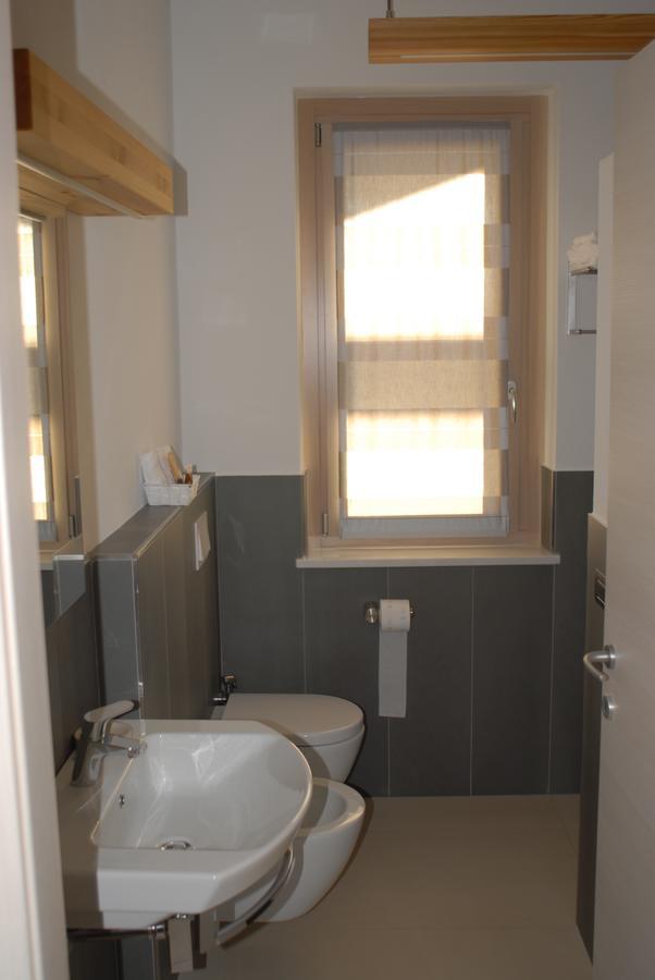 B&B Alciliegio Casnate Con Bernate Eksteriør billede