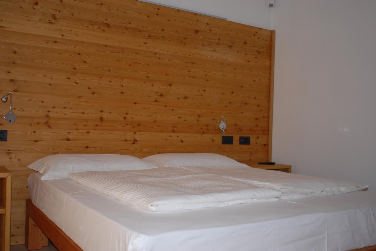 B&B Alciliegio Casnate Con Bernate Eksteriør billede