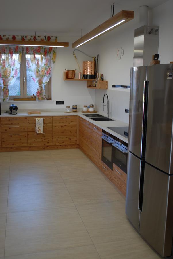 B&B Alciliegio Casnate Con Bernate Eksteriør billede