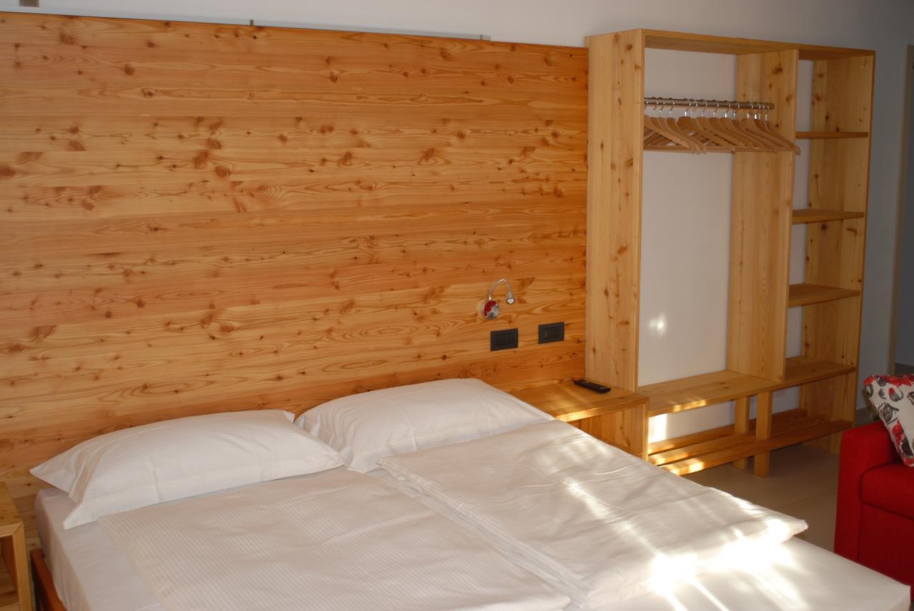 B&B Alciliegio Casnate Con Bernate Eksteriør billede